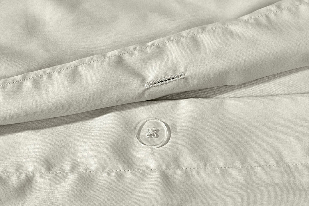 Pelican duvet button detail#color_pelican